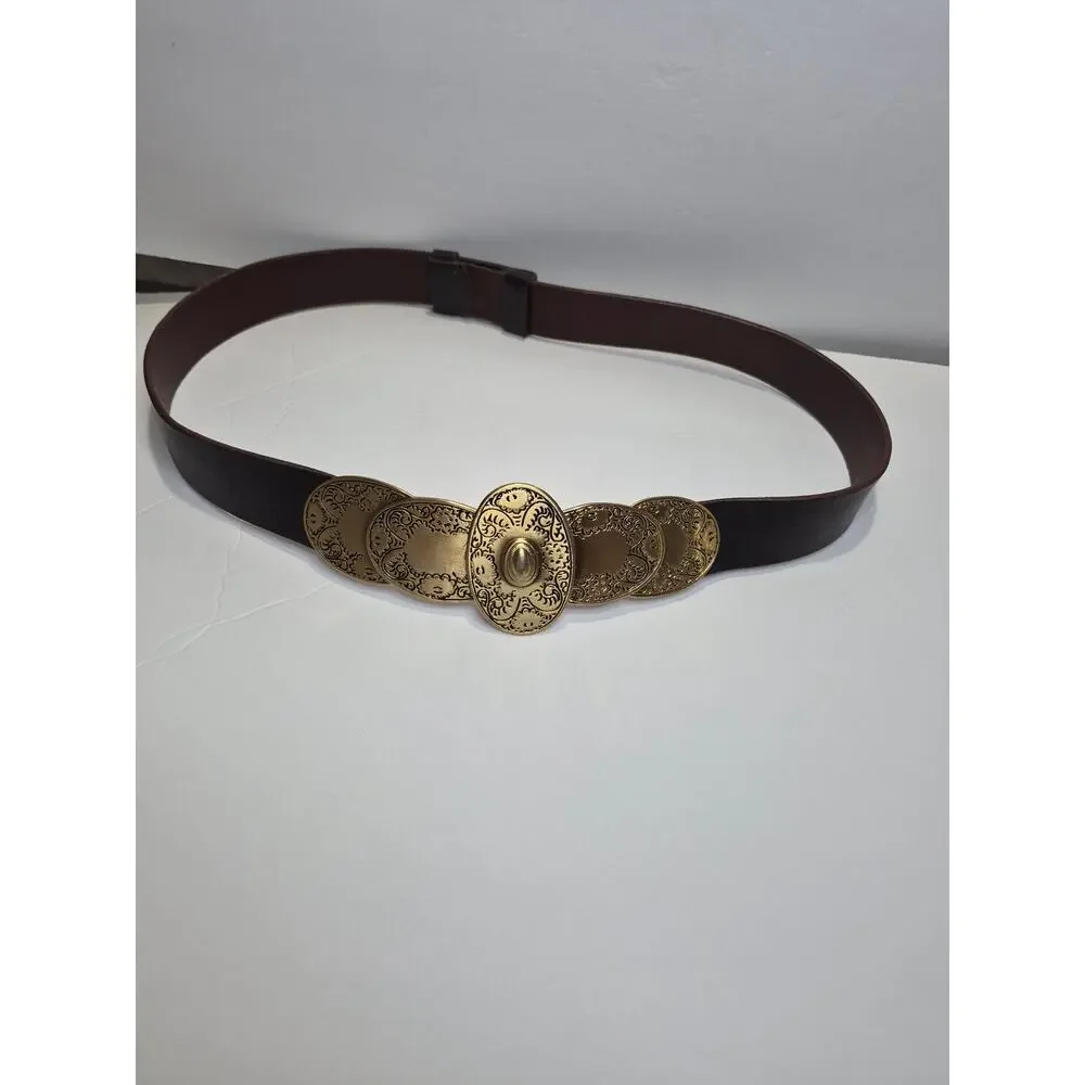 CHICO'S GENUINE LEATHER ADJUSTABLE BELT WITH BEAUTIFUL GOLD TONE BUCKLE.